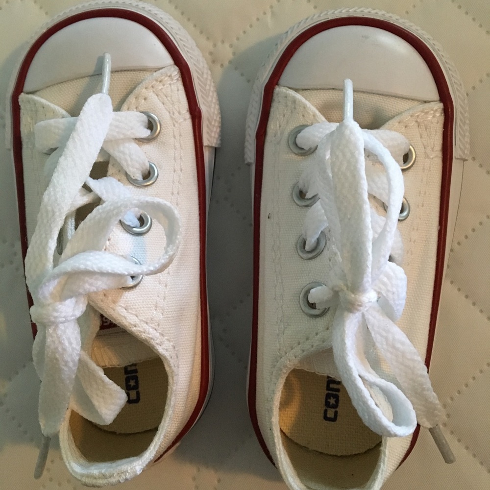 Converse size 4